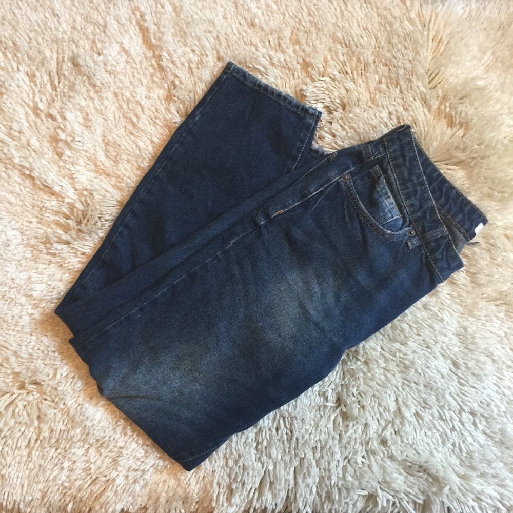 Distressed Boyfriend Jeans